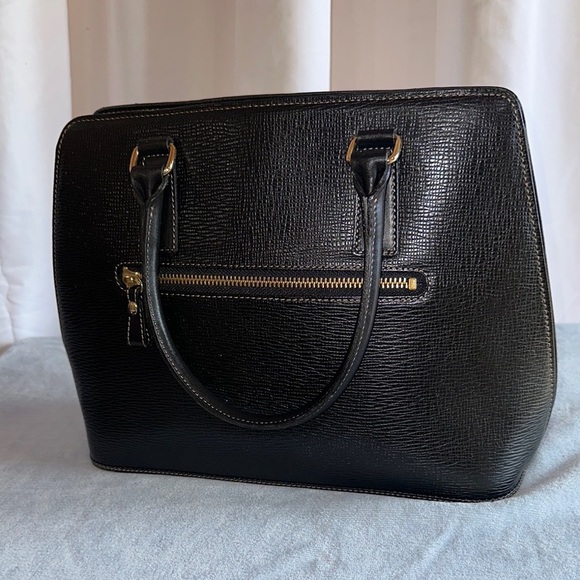 Elegant Black Handbag - Picture 6 of 9